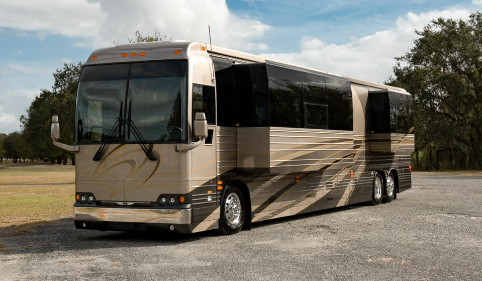 VIP Sleeper Bus